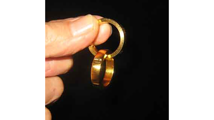 Amaze Rings by Joe Porper