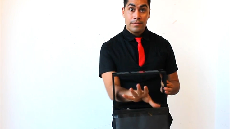 Magic Photo Camera by Mago Flash and Nahuel Olivera - Trick