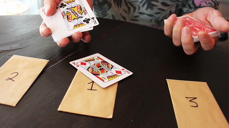 HUE Red (Gimmicks and Online Instructions) by Kaan Akdogan and MagicfromHolland - Trick