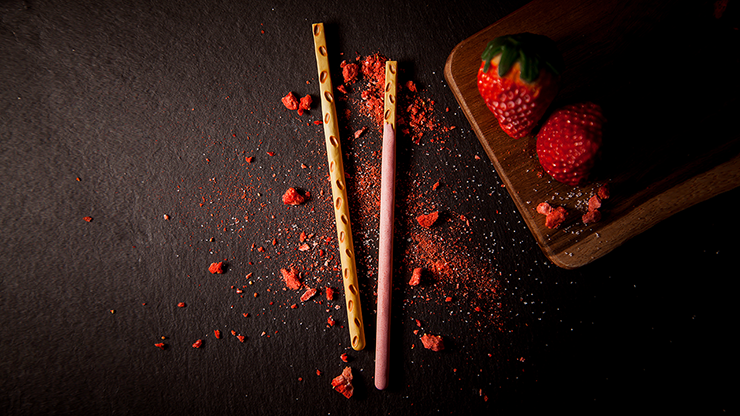 P TO P PADDLE: STRAWBERRY EDITION  (With Online Instructions) by Dream Ikenaga & Hanson Chien